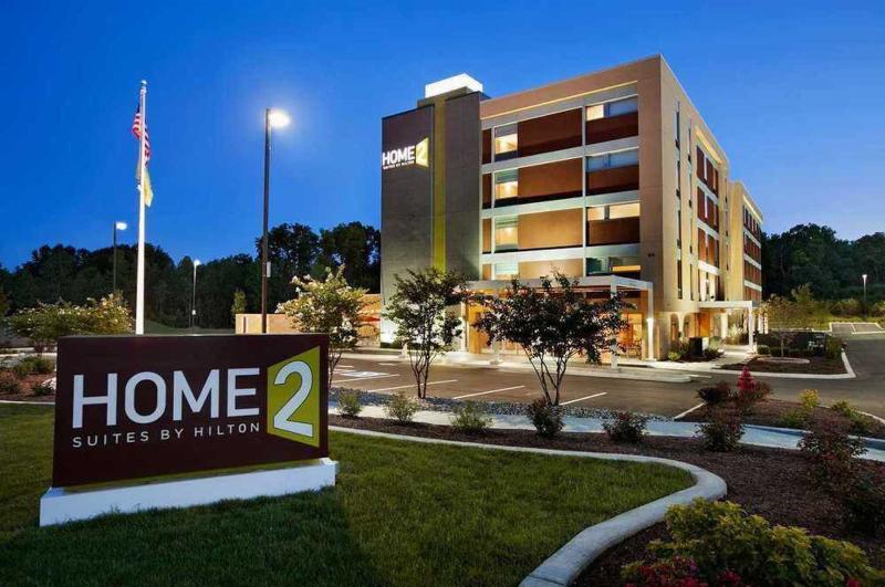 Home2 Suites by Hilton Newark Airport - Tap to explore photos