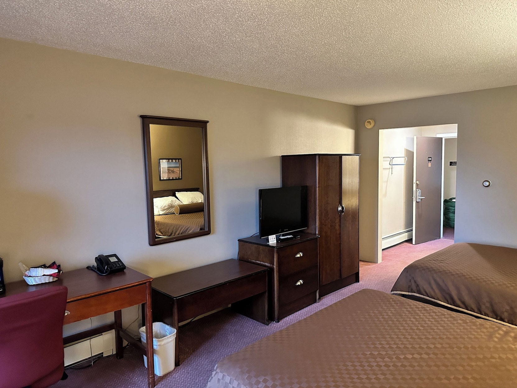 Cedar Hill Lodge Room Type - Lodge, Double Queen Bed, Balcony