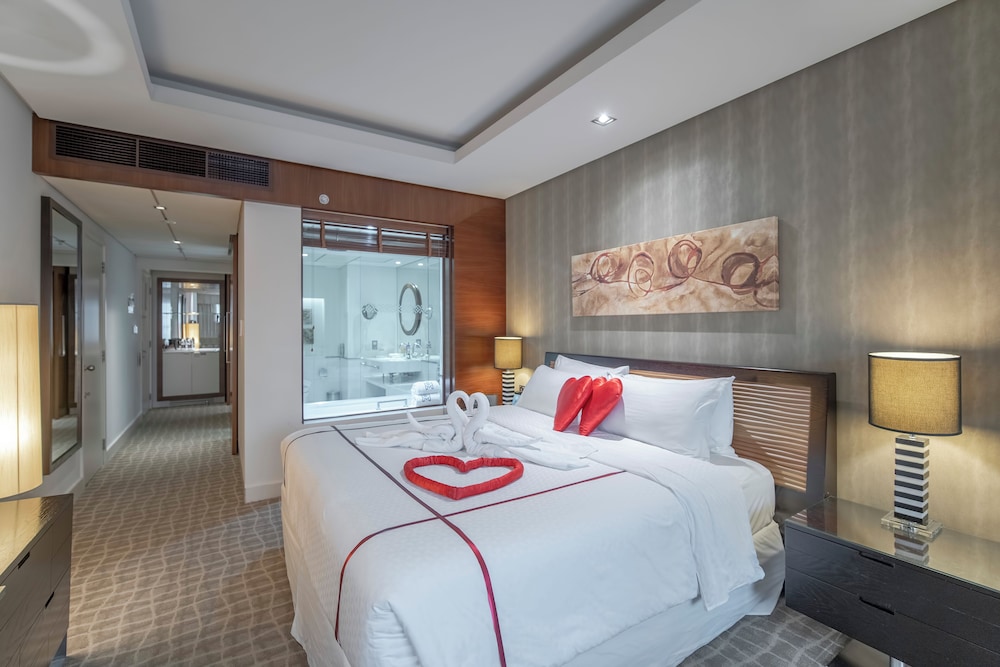 Majestic Premier Hotel Bur Dubai - Tap to explore photos