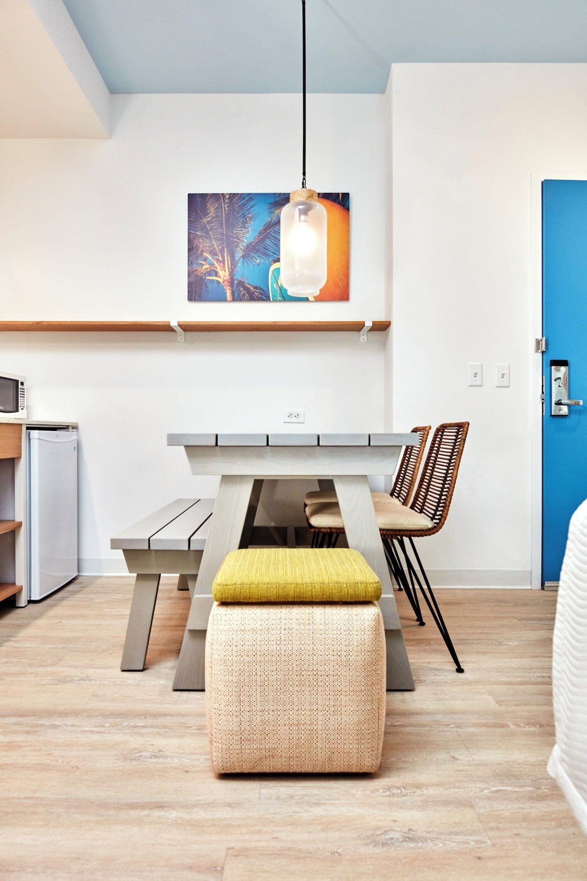 Universal's Endless Summer Resort - Dockside Inn and Suites - Tap to explore photos