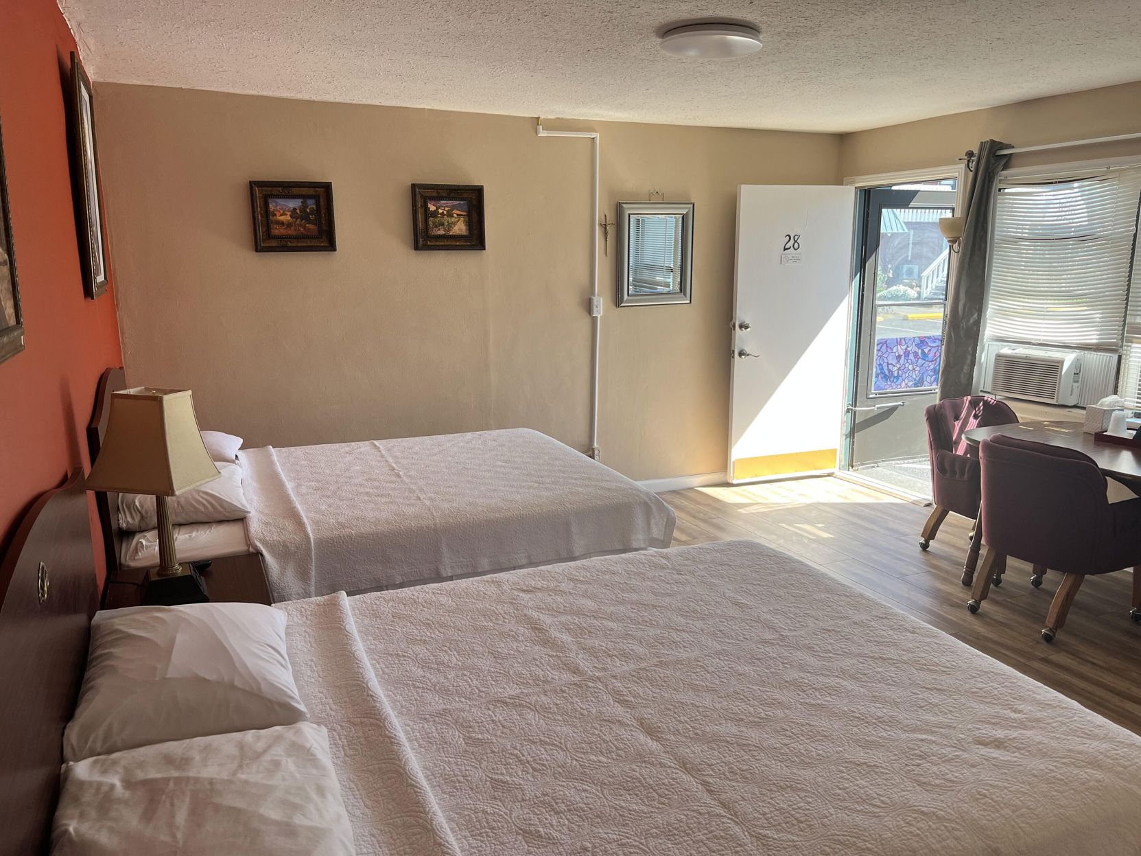 Great House Motel Room Type - Two Queen Beds with Kitchen