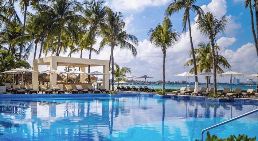 Dreams Sands Cancun Resort & Spa - All Inclusive - Tap to explore photos