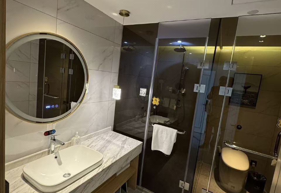 Vienna International Hotel (Harbin Songbei New Area Store) - Tap to explore photos