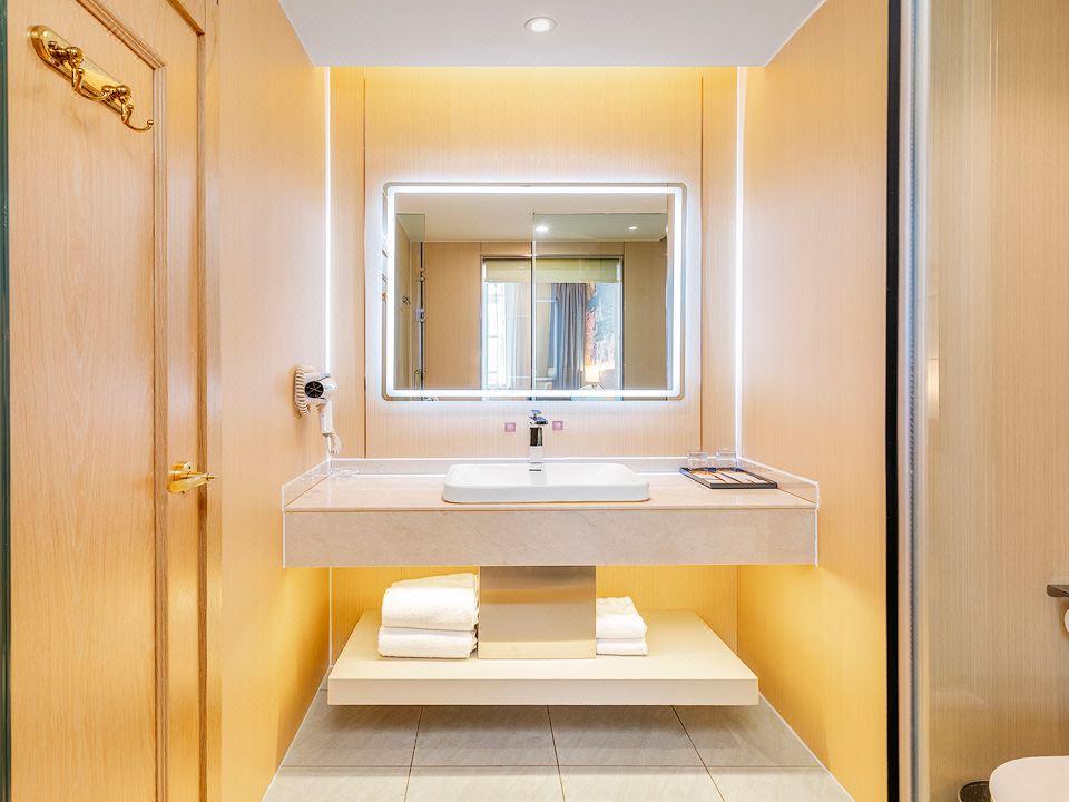 Hotel Vienna (Yongchang Road, Baoshan) - Tap to explore photos