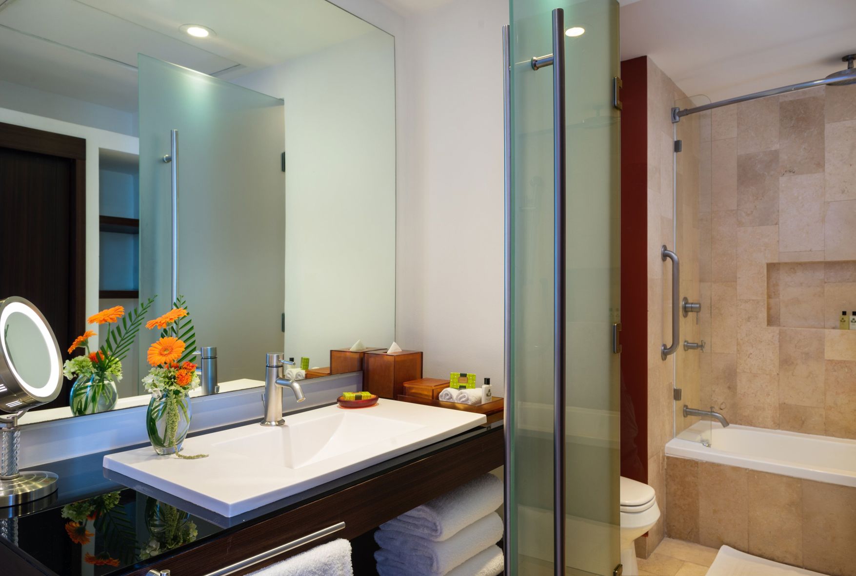 Presidente InterContinental Cancun Resort - Tap to explore photos
