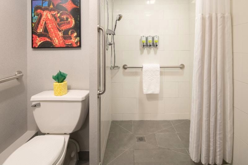 Staypineapple, Hotel FIVE, Downtown Seattle - Tap to explore photos