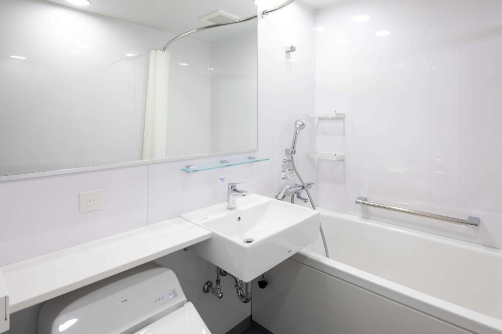 Comfort Hotel Matsuyama Room Type - DOUBLE WITH DOUBLE BED Comfort Hotel Matsuyama Room Type - DOUBLE WITH DOUBLE BED