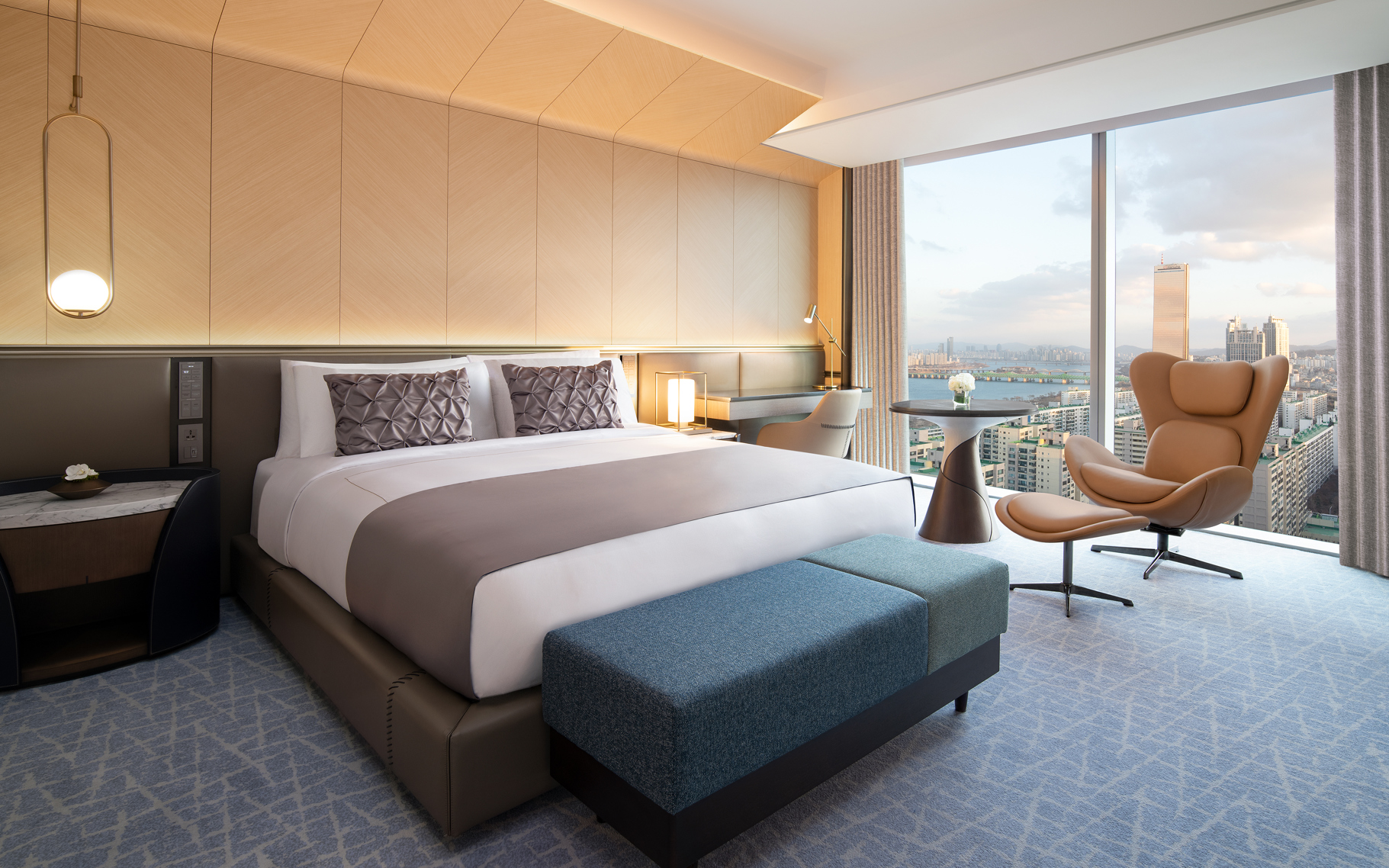 Fairmont Ambassador Seoul Room Type - Fairmont Gold King Room Fairmont Ambassador Seoul Room Type - Fairmont Gold King Room