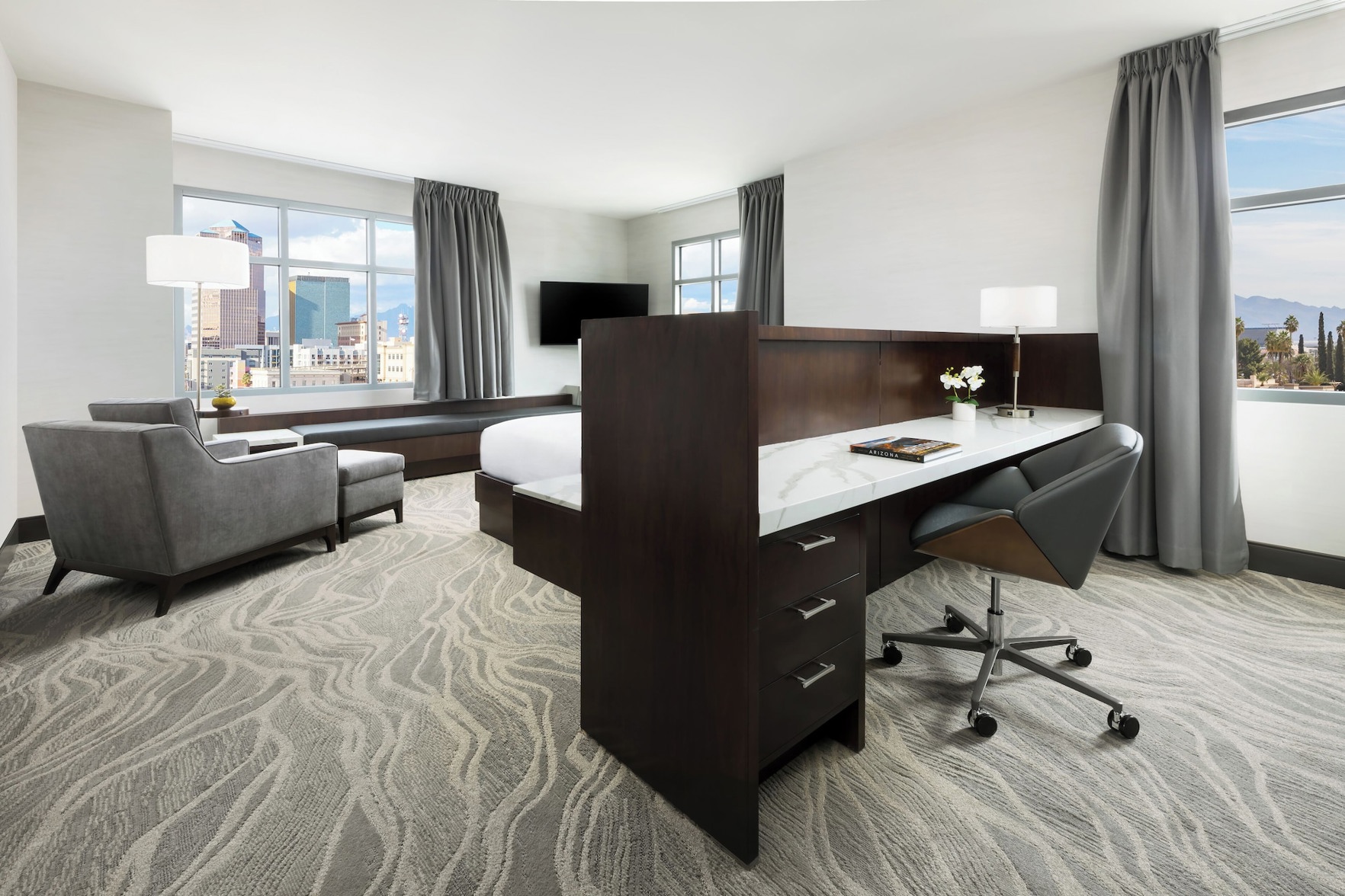 DoubleTree by Hilton Tucson Downtown Convention Center Room Type - One-Bedroom King Suite with Balcony