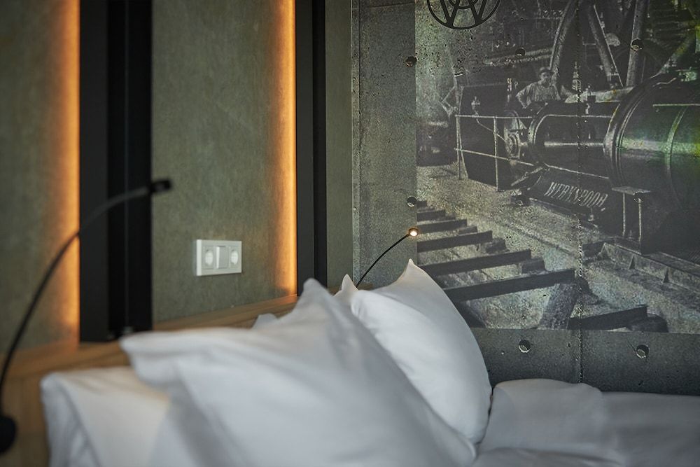 Room:1000px
