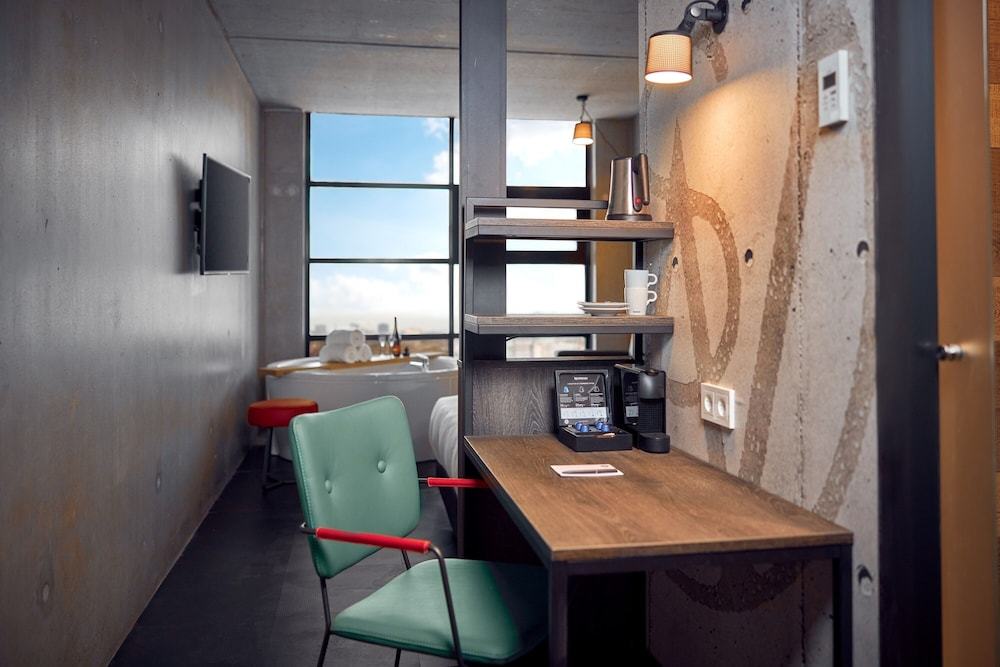 Room amenity:1000px
