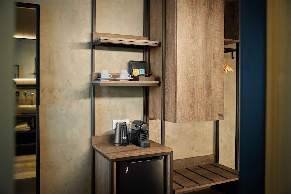 Room:1000px