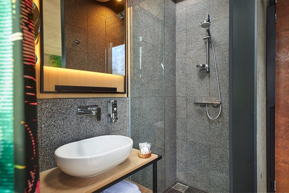 Bathroom:1000px