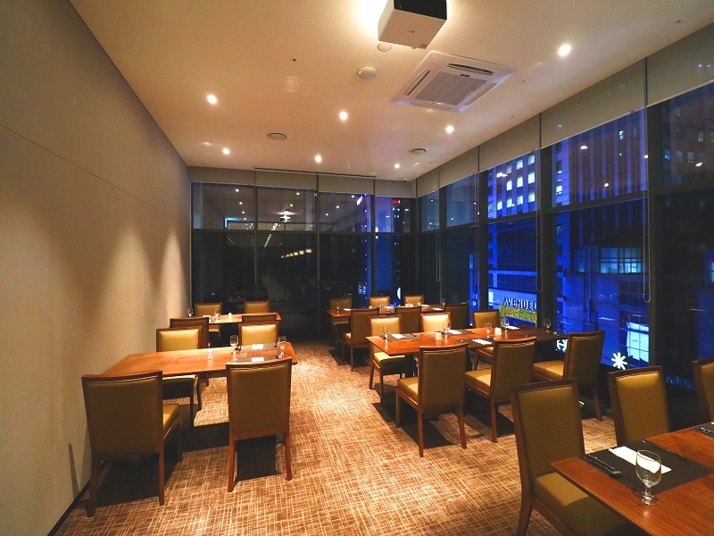 Dining or Meeting Rooms