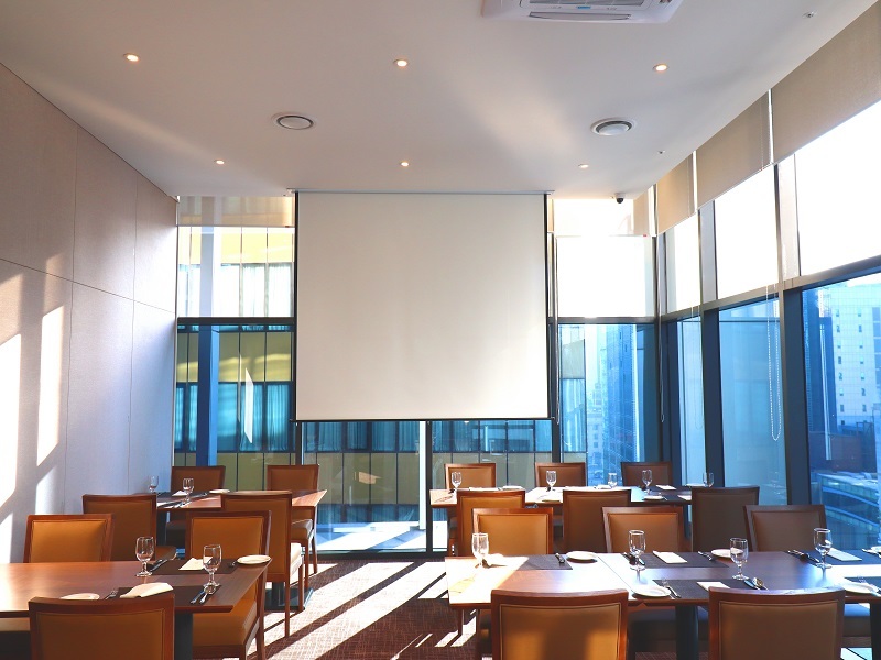 Dining or Meeting Rooms