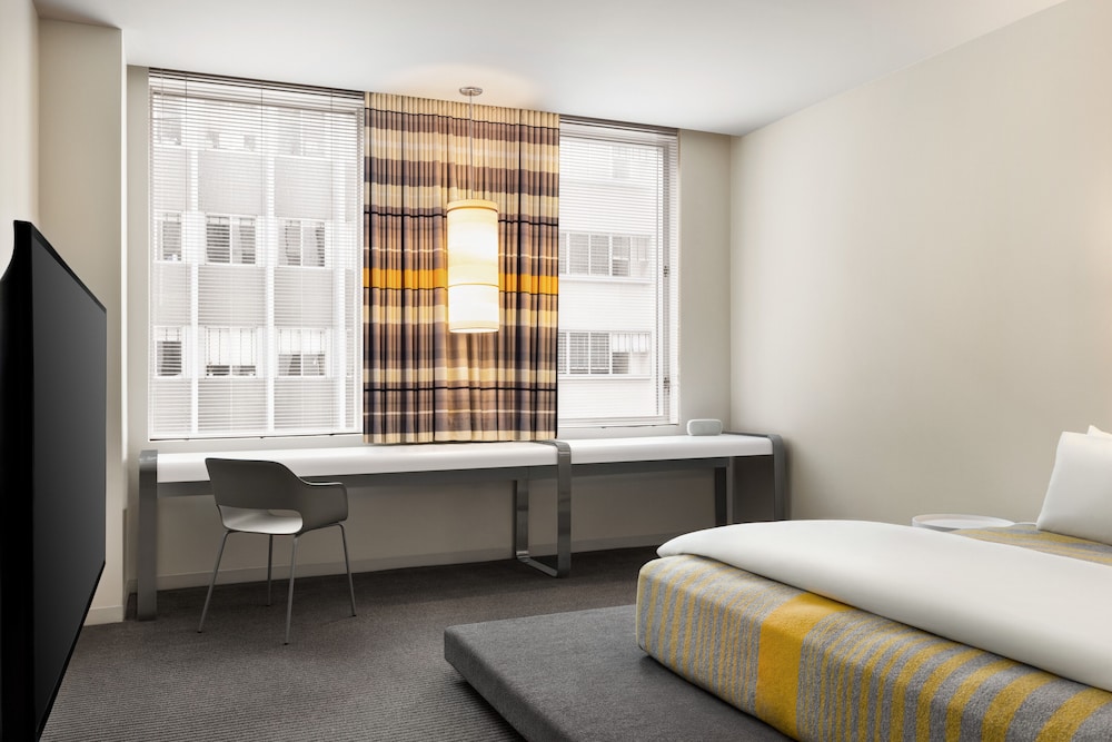 The Delphi Hotel Room Type - Classic King Room