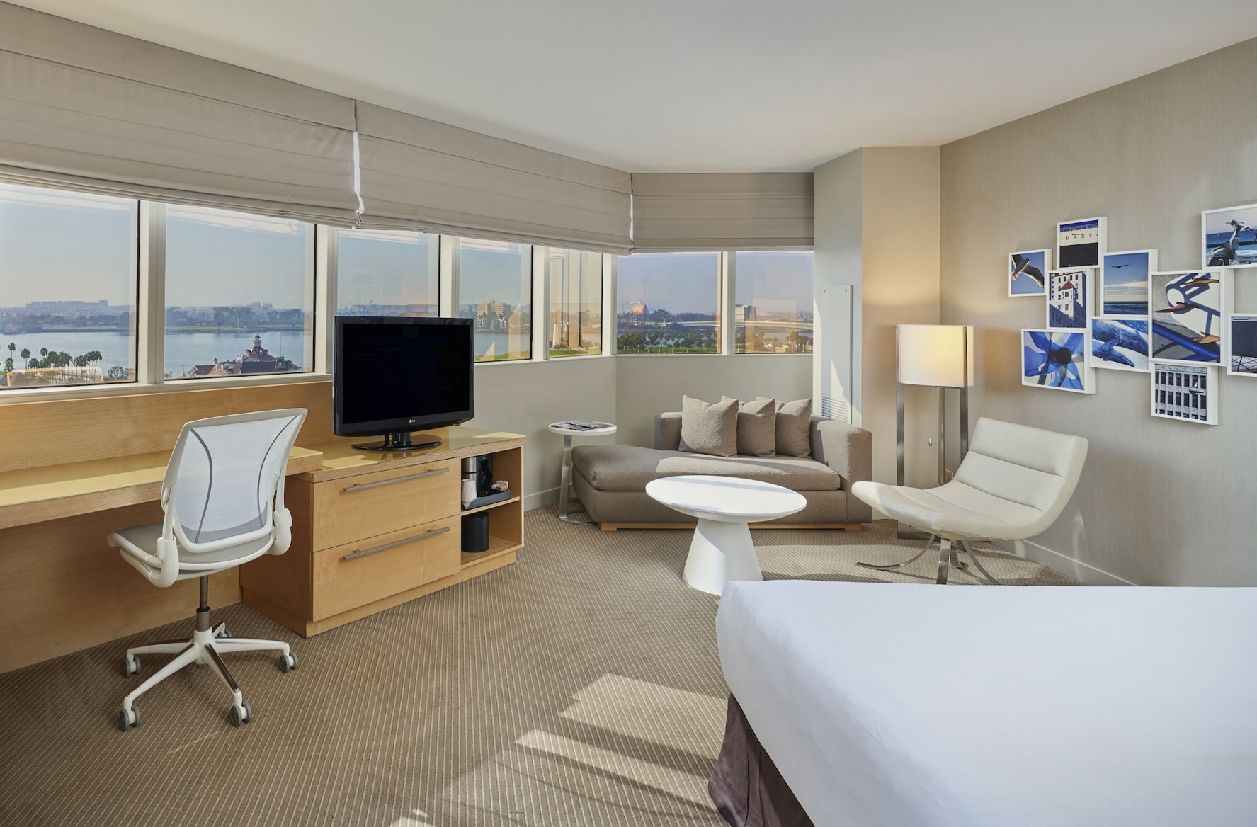 Hyatt Regency Long Beach Room Type - Corner King Room with Harbor View