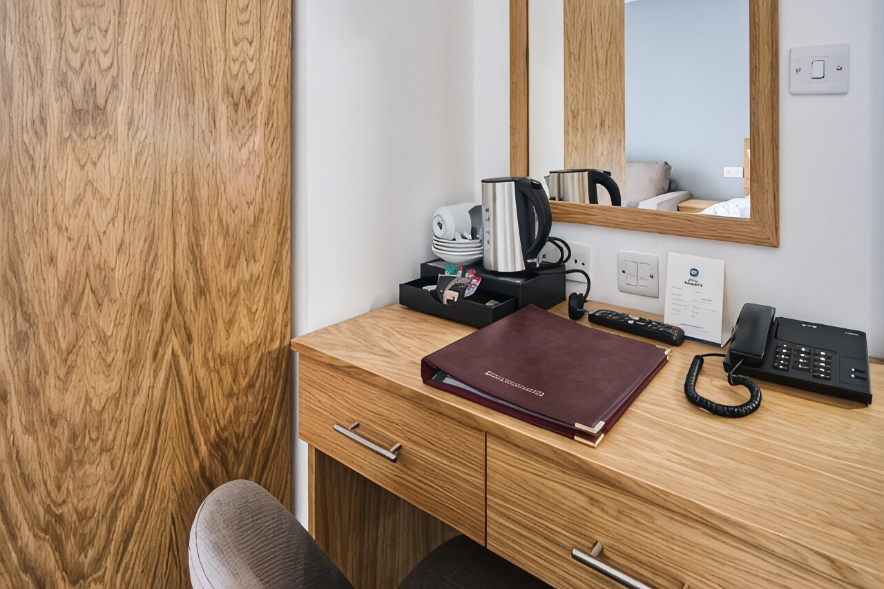 Best Western Greater London Hotel - Tap to explore photos