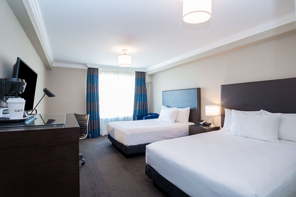 Sandman Hotel Oakville - Tap to explore photos