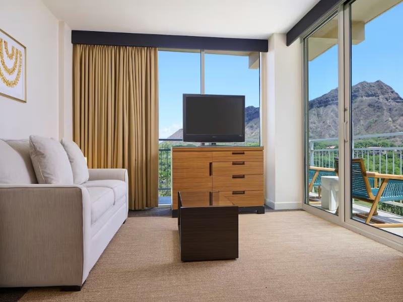 Kaimana Beach Hotel Room Type - Diamond Head View Junior Suite