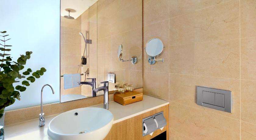 Momentus Hotel Alexandra Room Type - SUPERIOR
