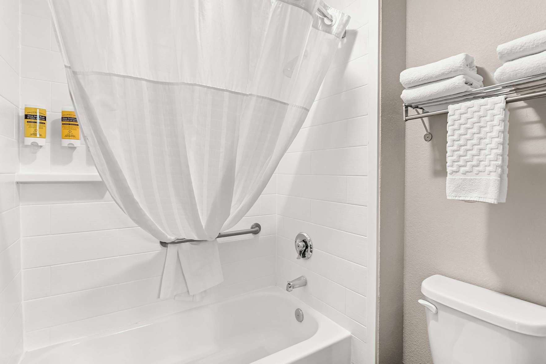 Best Western Plus At Lake Powell Room Type - Larger Room With Two Queen Room