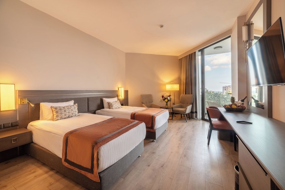 Room:1000px