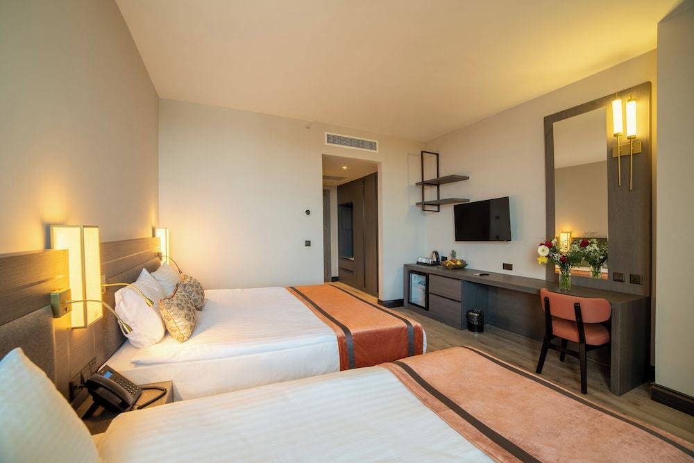 Room:1000px