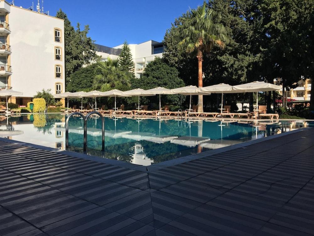 Pool:1000px