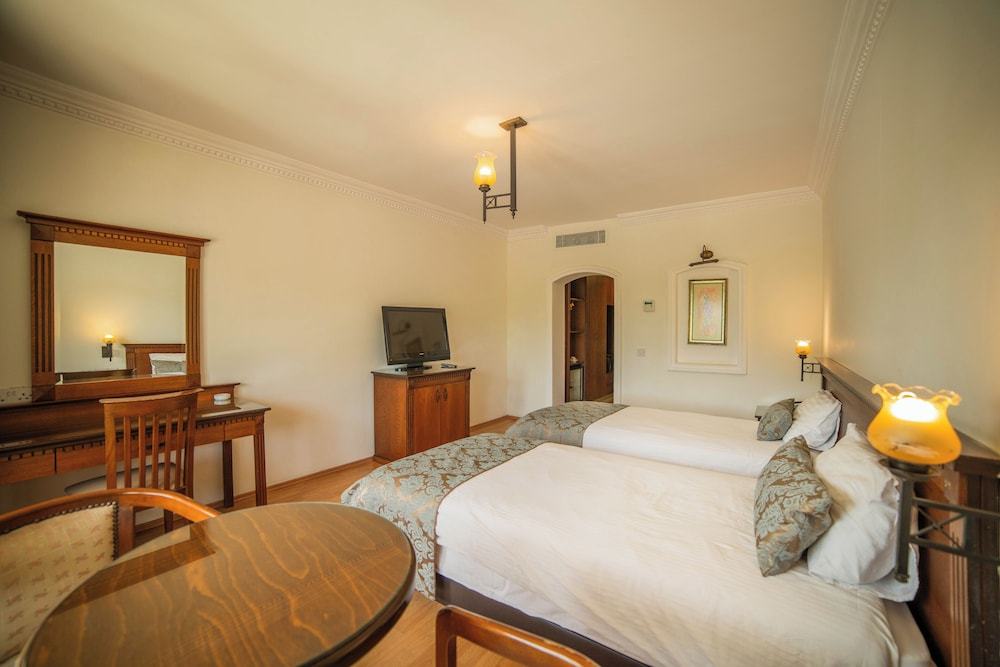 Room:1000px