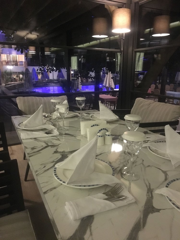 Restaurant:1000px