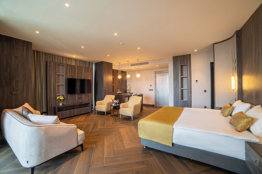 Room:1000px