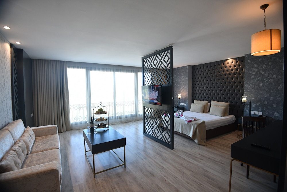 Room:1000px