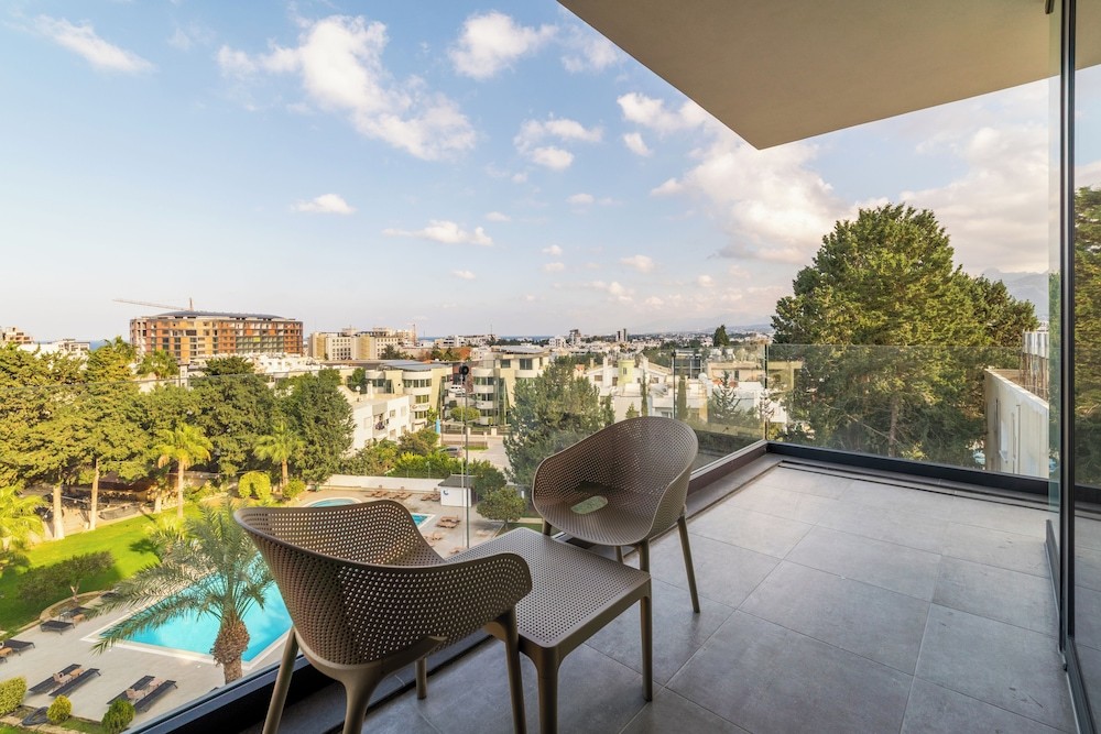 Terrace or patio:1000px