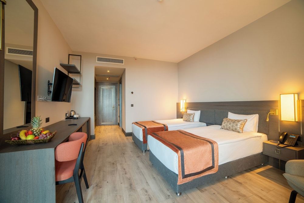 Room:1000px