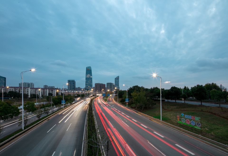 Hampton by Hilton Nanchang Chaoyo Center - Tap to explore photos