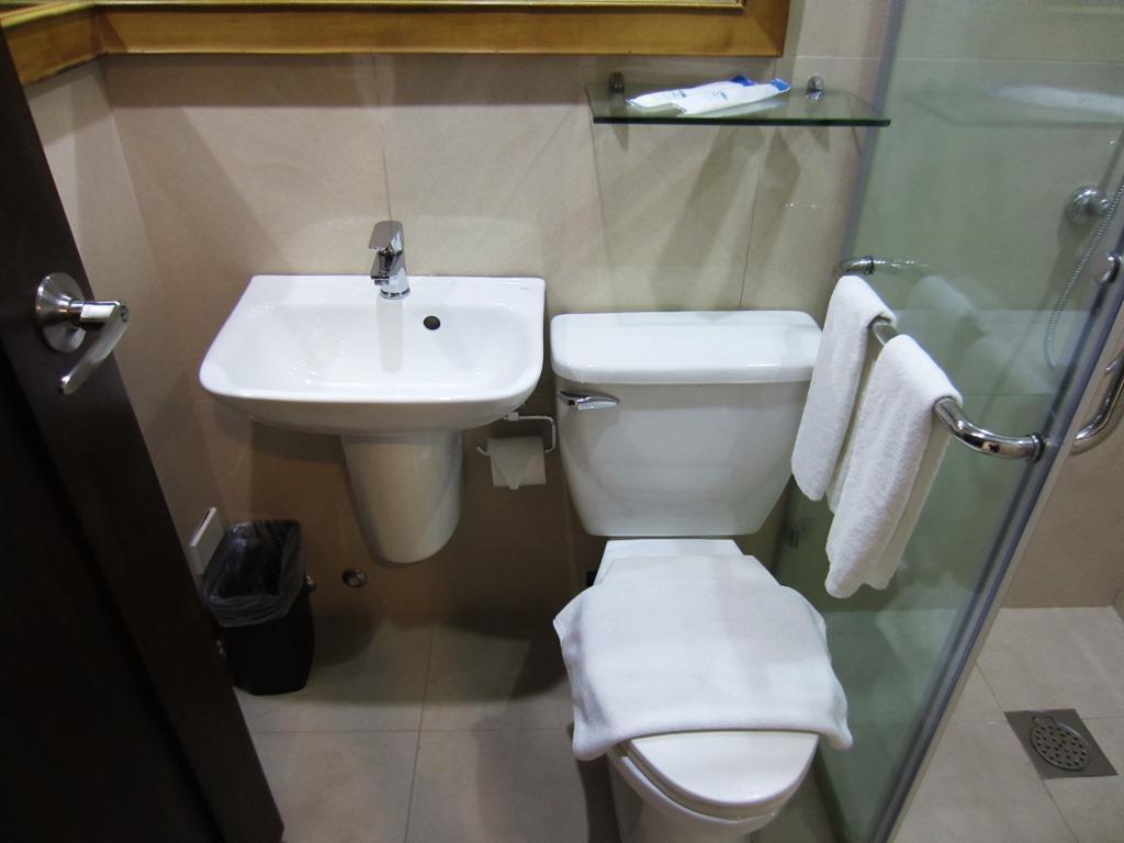 Azia Suites and Residences Room Type - Standard Twin Room