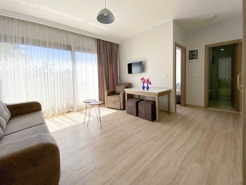 Living area:1000px 2, Azize Palas Apart, Çeşme