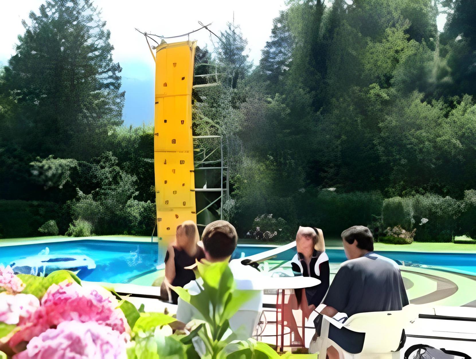 Swimming pool 2, Funny Farm Backpackers, Interlaken