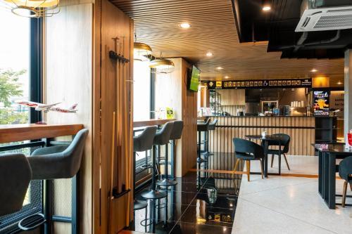 Bar or lounge