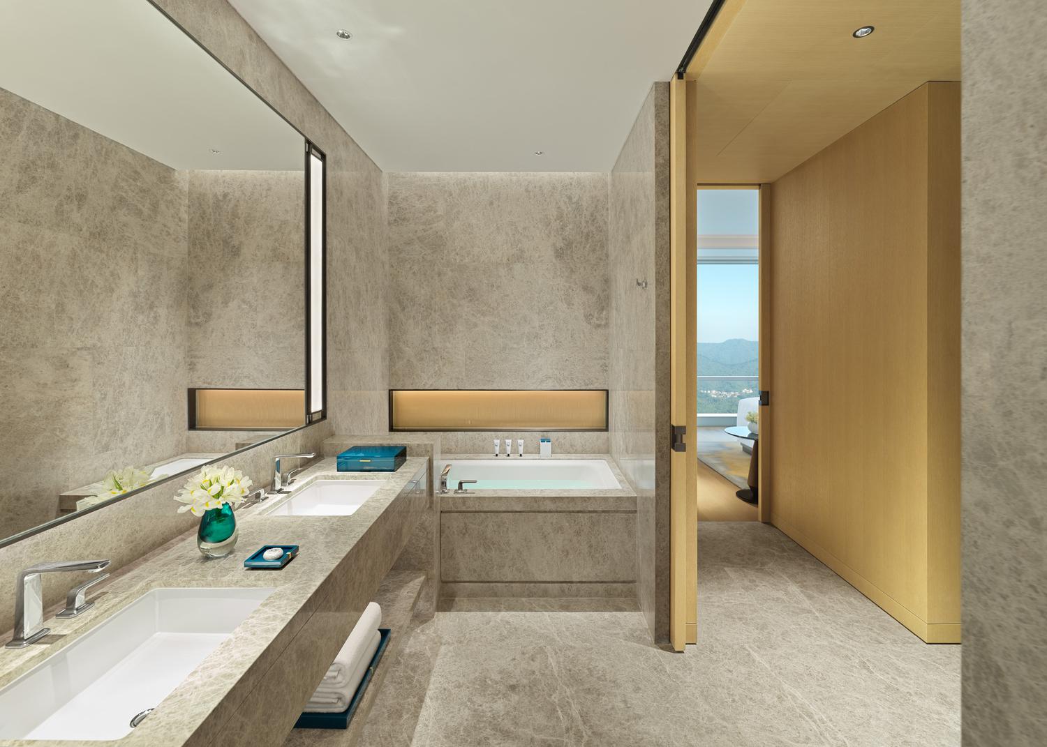 深圳文华东方酒店 Room Type - Skyline View Room (Twin Bed) 