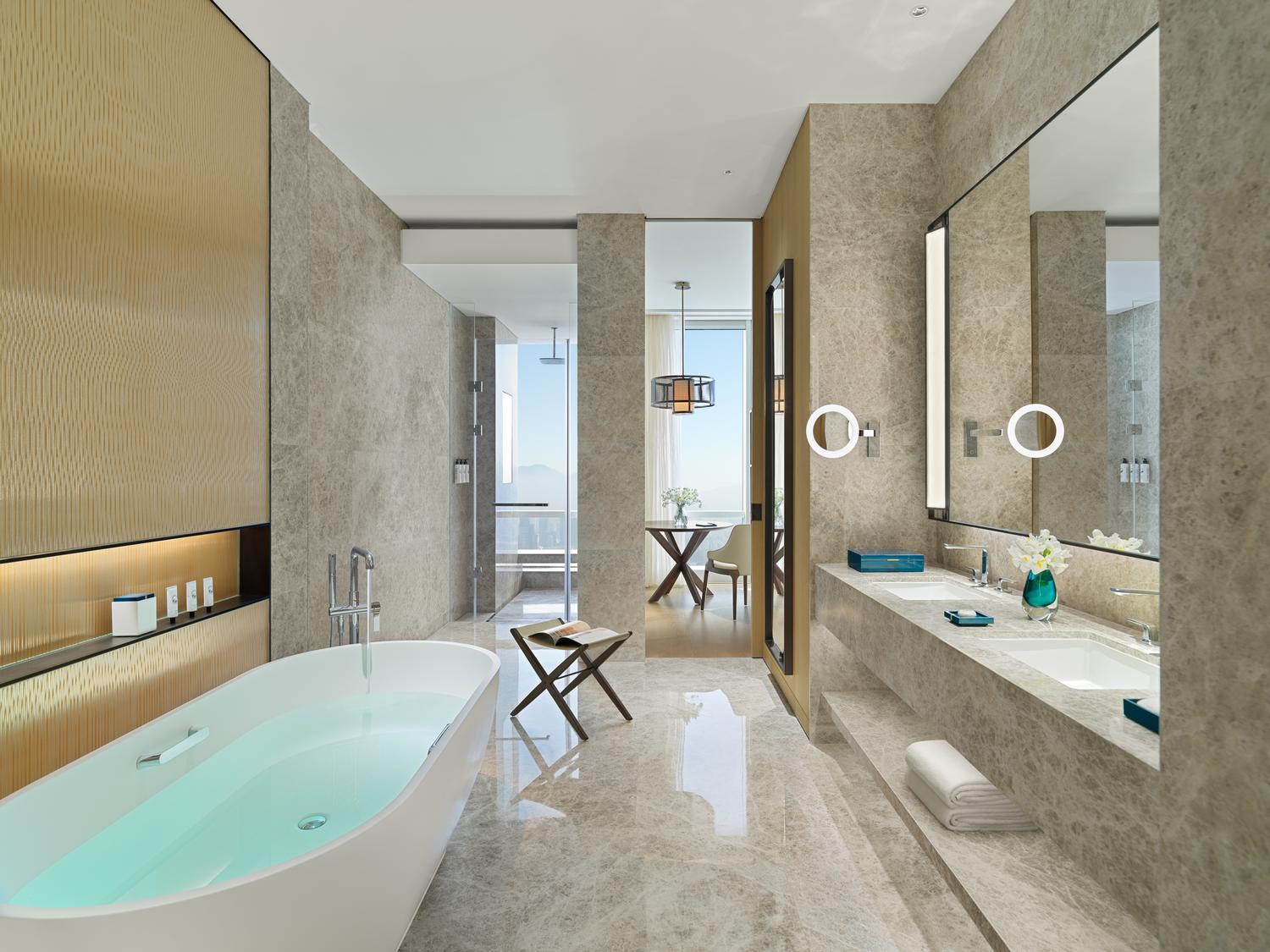 深圳文华东方酒店 Room Type - Club Skyline View Room (Twin Bed)
