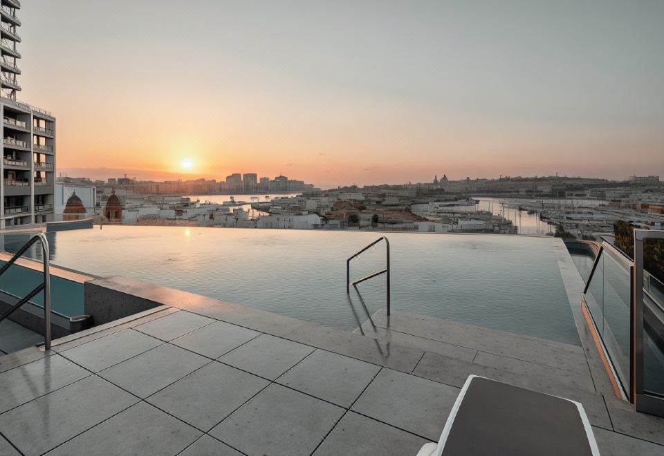 Outdoor Swimming Pool