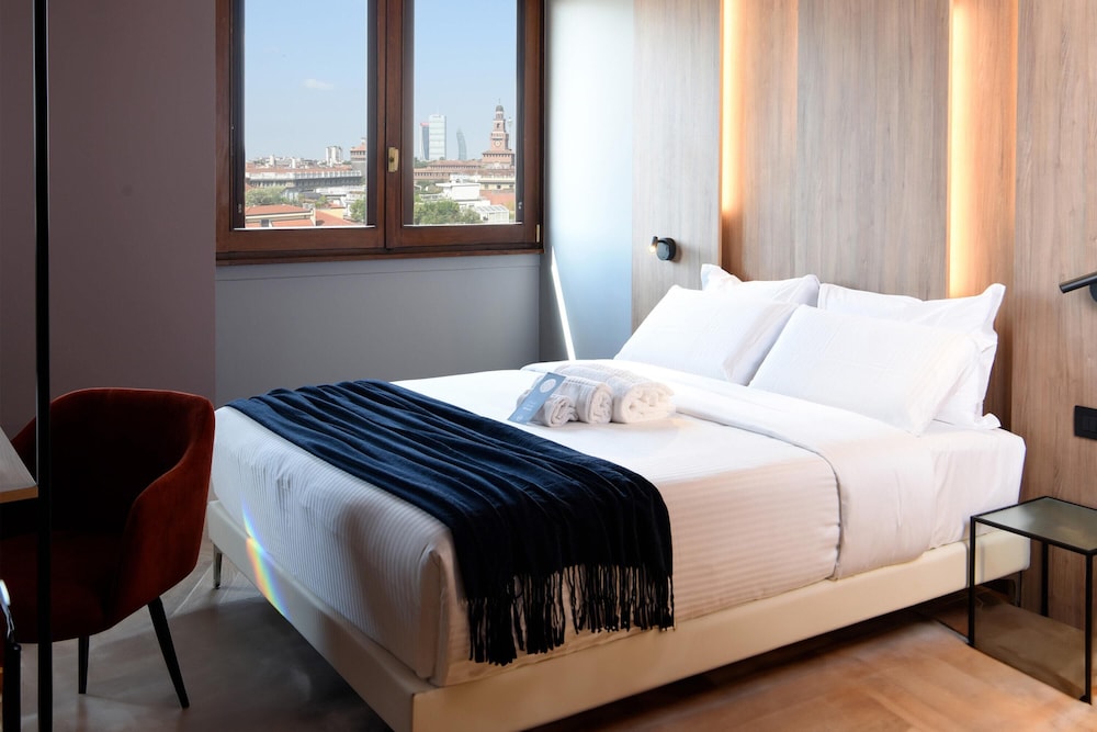B&B Hotel Milano City Center Duomo Room Type - Standard Double Room (View)