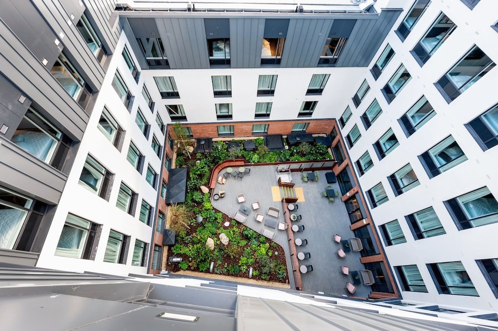 Exterior:1000px