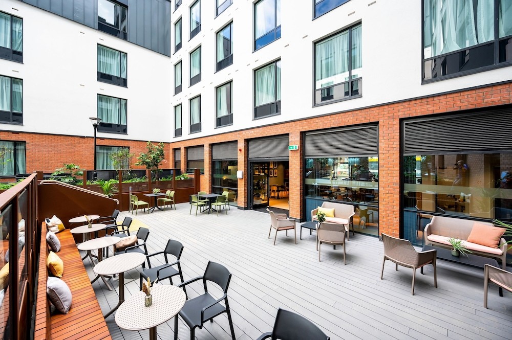 Exterior:1000px