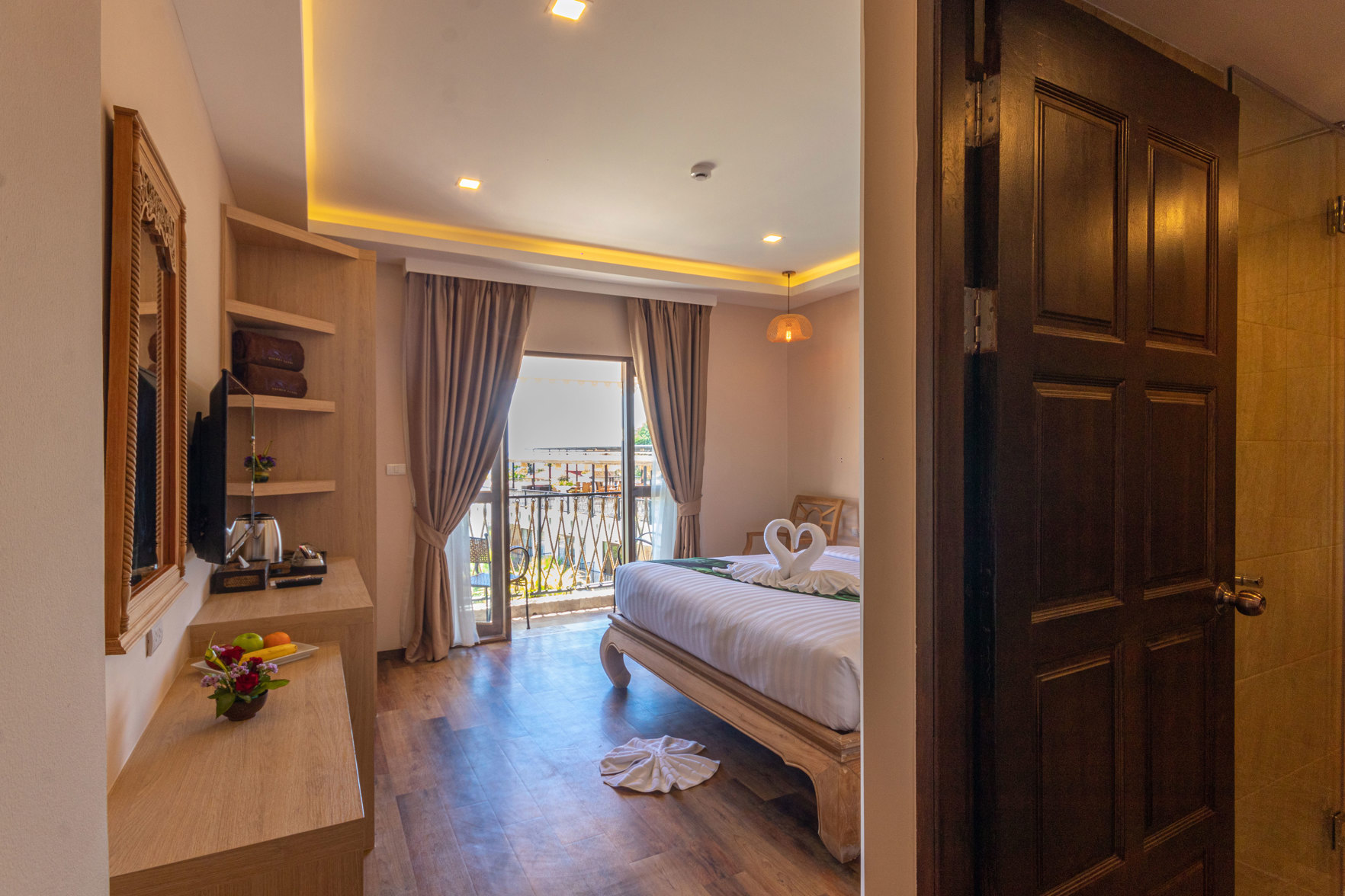 Vannee Golden Sands Beachfront Resort Room Type - Superior Double Room with Sea View