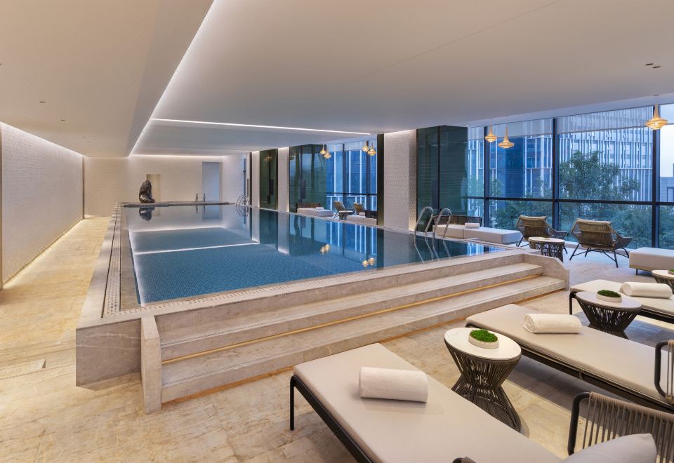 DoubleTree by Hilton Kunming Airport - Tap to explore photos