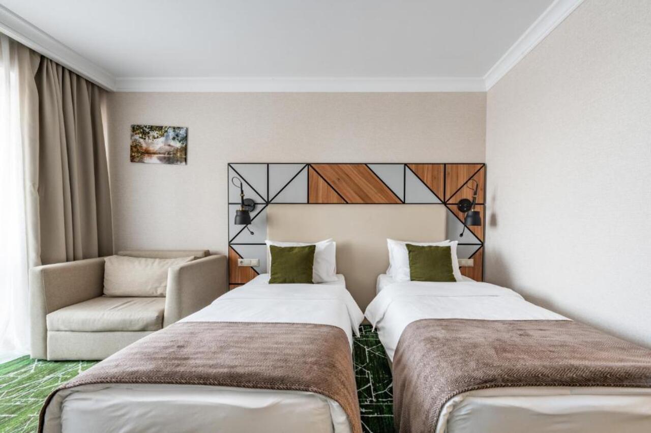 Wyndham Garden Burabay Room Type - Mobility Accessible Twin Room With Street View