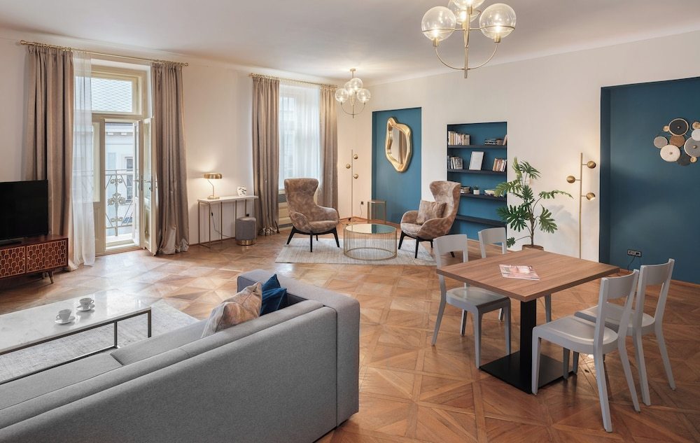 In-room dining:1000px